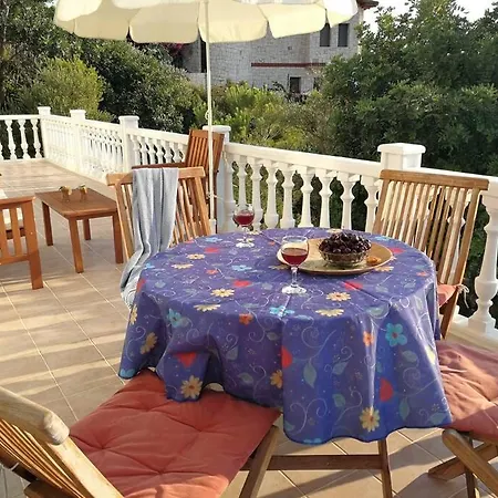 Διαμέρισμα Mola 2 *